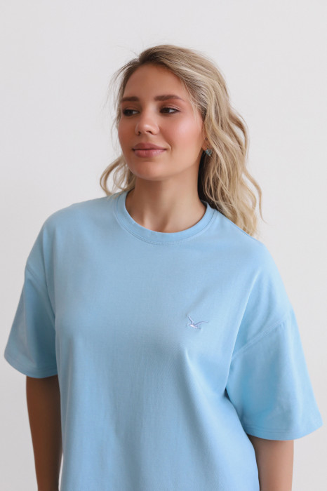 Женская футболка "oversize" из коттона в голубом цвете