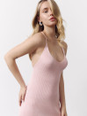 Женское вязаное платье Soft Knit Dress Powder Pink 429 розового цвета