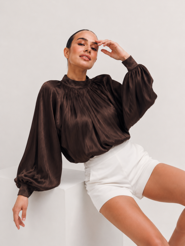 Блуза 399 Soft Glow из тенсела в шоколадном цвете