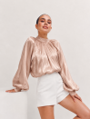 Блуза 399 Soft Glow из тенсела в карамельном цвете
