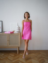 Розовый короткий сарафан 101