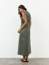 Льняное платье меди с вырезом Linen Muse Dress 434 в оливковом цвете Льняное платье меди с вырезом Linen Muse Dress 434 в оливковом цвете