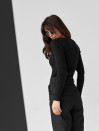 Черный женский джемпер с декольте 