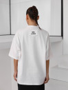 Жіноча футболка "oversize" з котону в білому кольорі
