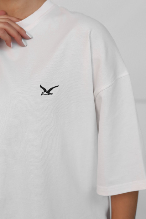 Женская футболка "oversize" из коттона в белом цвете
