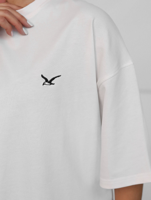 Жіноча футболка "oversize" з котону в білому кольорі