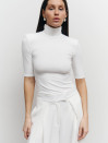 Біла стрейчева футболка з плечиками 407 Sculpt Shoulder