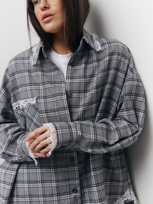 Картата сіра сорочка з гіпюром 408 Lace Flannel