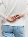 Білий лонг з гіпюровими рукавами 414 Lace Touch