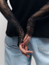 Чорний лонг з гіпюровими рукавами 414 Lace Touch