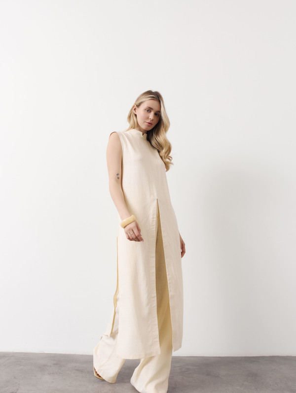 Женский костюм с брюками и туникой Sky Flow Set 439 в ванильном цвете.