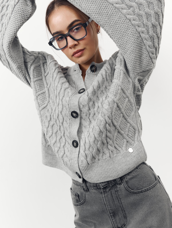 Вязаный кардиган 480 Kozy Cable Cardigan — Grey
