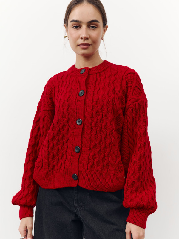 Вязаный кардиган 480 "Cozy Cable Cardigan - Red" Вязаный кардиган 480 "Cozy Cable Cardigan - Red"