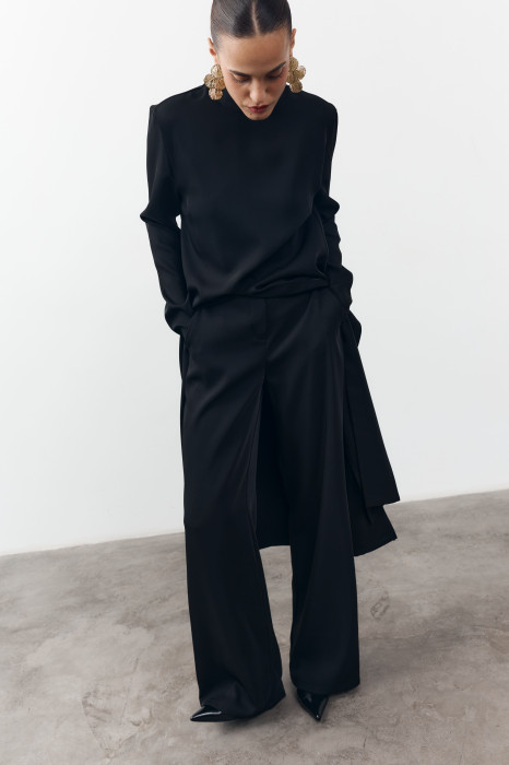 Чорний жіночий костюм з брюками і тунікою Noir Line Suit 464 