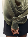 Блуза 458 Tencel Drape из тенсела в оливковом цвете Блуза 458 Tencel Drape из тенсела в оливковом цвете