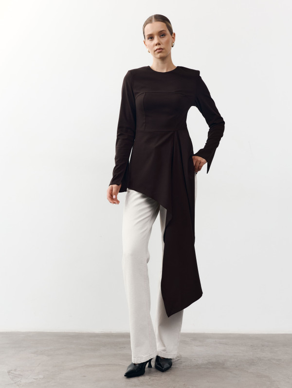 Шоколадная кофта Asymmetry 453 из костюмной ткани.