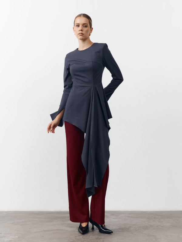 Серая кофта Asymmetry 453 из костюмной ткани.